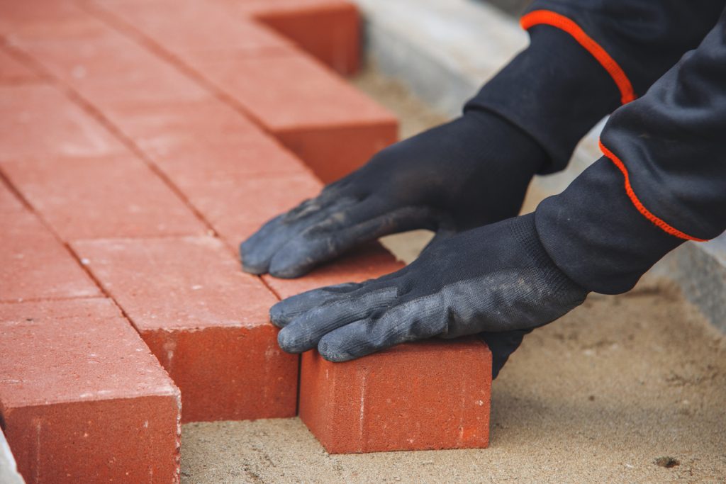zhotovenie tehlovej dlažby tehlová dlažba pokládka