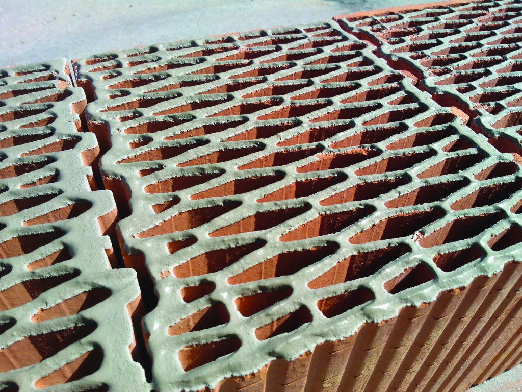 tenkovrstvová malta murovanie brúsených tehál