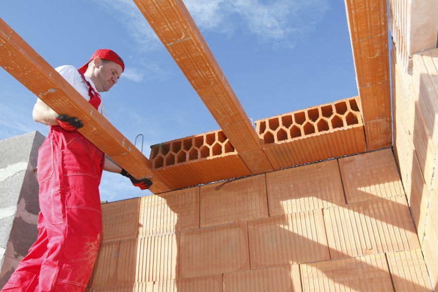 Montované keramické stropy časť 1. Príprava a ukladanie nosníkov