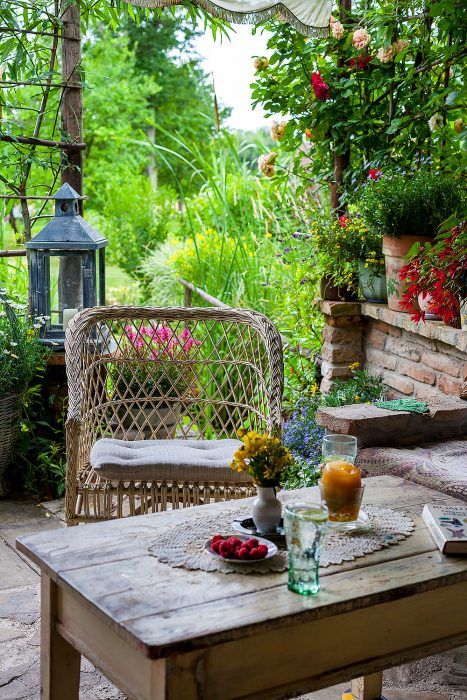 „V lete mám najradšej ráno, keď raňajkujem na terase, a keď zapadá slnko. Vtedy je tu veľmi príjemne. Rád si tu čítam.“