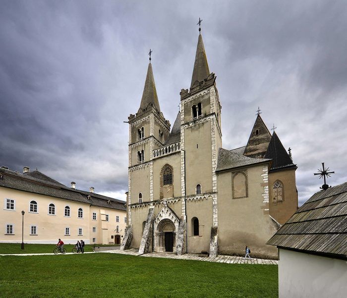 Neskororománska Katedrála sv. Martina, dominanta Spišskej Kapituly