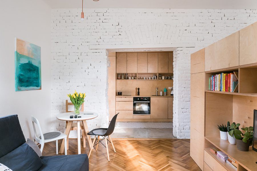 Vlastné bývanie bolo jedným zo spoločných projektov dvojice mladých architektov, Martiny Kalusovej a Michala Pulmana z bratislavského ateliéru NOØ.