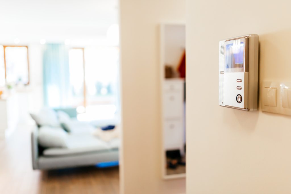 interiér chránený kamerou bezpečnostná kamera