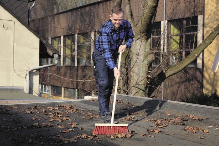 hydroizolácia plochej strechy čistenie