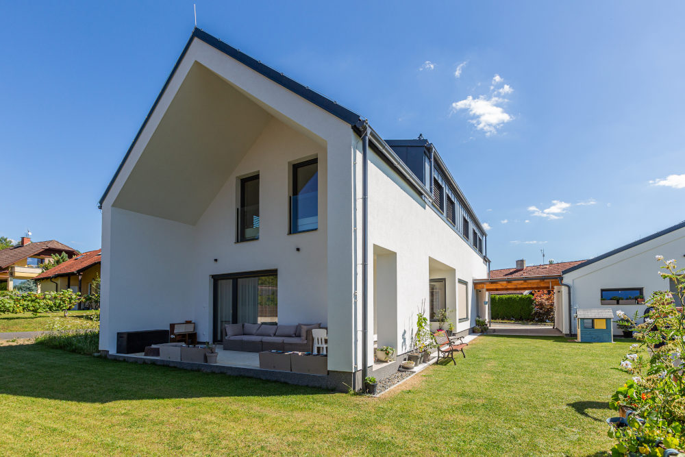 dom bez zateplenia roznov