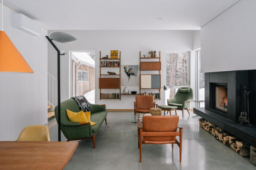 dom v lese obývačka