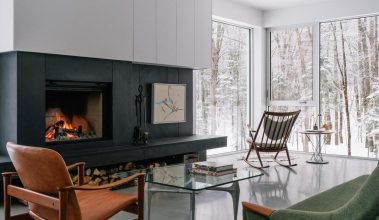 dom v lese interiér